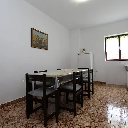 Rosanna 2 Apartment *