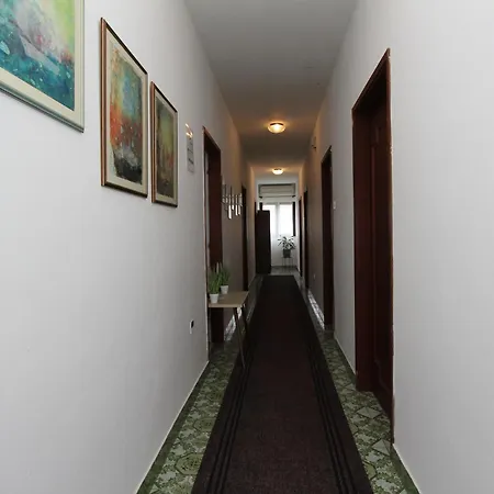 Rosanna 2 Apartment